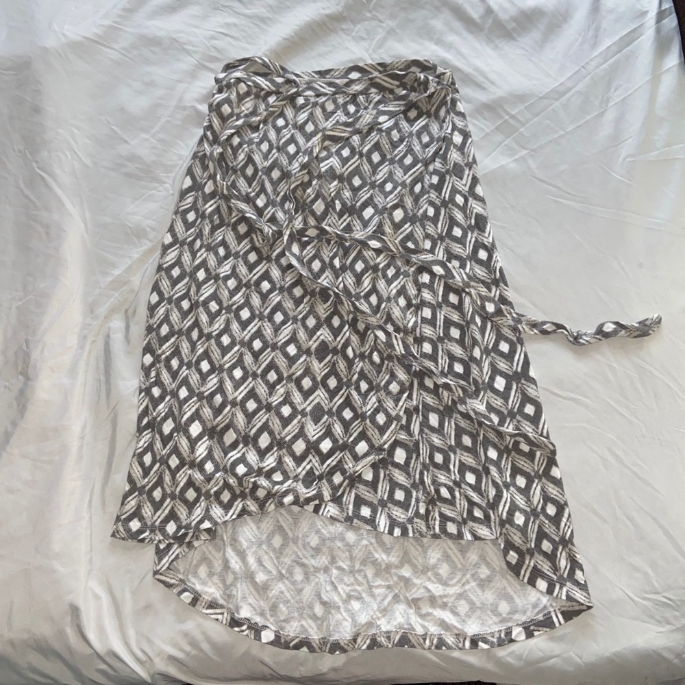 Threads 4 Thought Wrap Skirt Grey & White Pattern